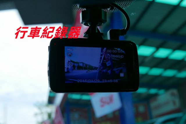 認證通過全車原鈑件 保證里程 9安全氣囊 鋁圈倒車顯影  第15張相片