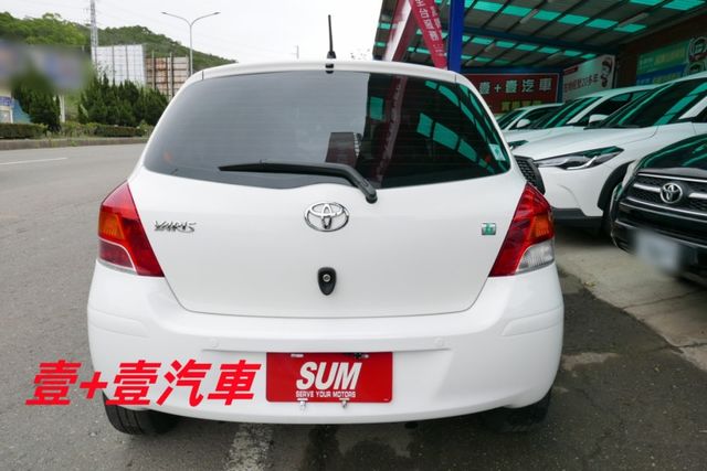 一手車 認證通過全車原鈑件 只跑6萬初保證里程 車況超優 內裝美  第5張相片