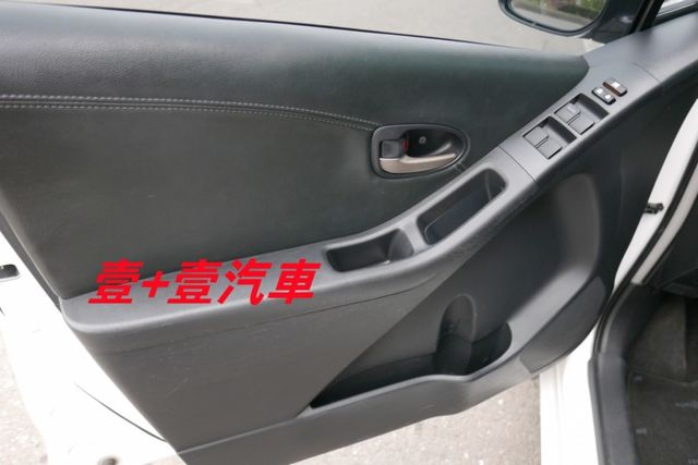 一手車 認證通過全車原鈑件 只跑6萬初保證里程 車況超優 內裝美  第11張相片