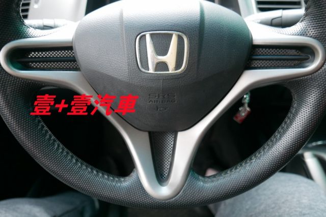 一手車 認證通過全車原鈑件 只跑6萬多保證里程 安卓機 倒車顯影 衛星導航 行車紀錄器  第12張相片