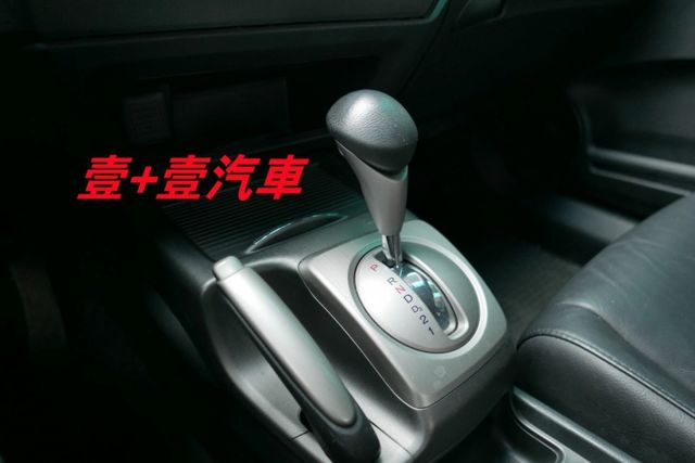 一手車 認證通過全車原鈑件 只跑6萬多保證里程 安卓機 倒車顯影 衛星導航 行車紀錄器  第16張相片