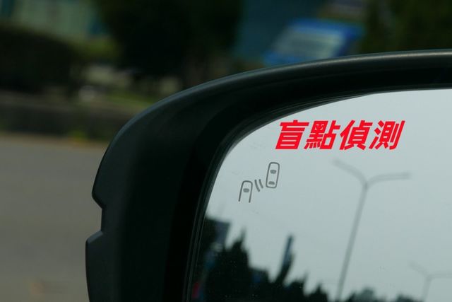 認證通過全車原鈑件 跑2萬多保證里程 跟車系統 車道偏移 盲點偵測 安卓機 LED頭燈 原廠保養  第11張相片