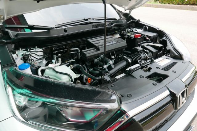 認證通過全車原鈑件 只跑1萬多保證里程 車道偏移 急煞系統 倒車顯影 防滑系統 跟車系統  第16張相片