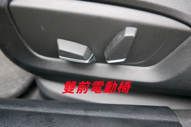 認證通過全車原鈑件 只跑9萬多保證里程 雙前電動椅 電尾門 HID頭燈 快撥鍵 原廠保養 總代理  第11張相片