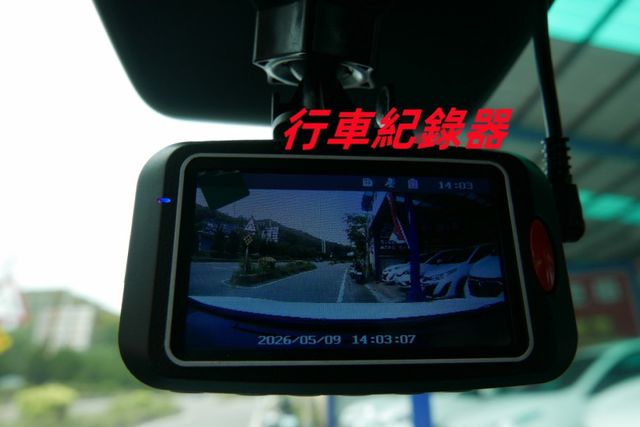 油電 認證通過全車原鈑件只跑4萬多保證里程 車道偏移 跟車系統 急煞系統  第15張相片