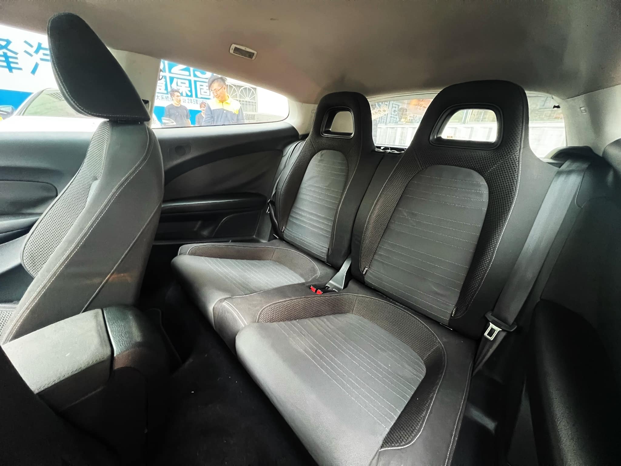 2011'福斯三門Volkswagen SCIROCCO 1.4L 太古總代理 單身貴族省油省稅 天窗/導航螢幕 無碰撞過有認證 全台限量出廠賣一台少一台  第7張相片