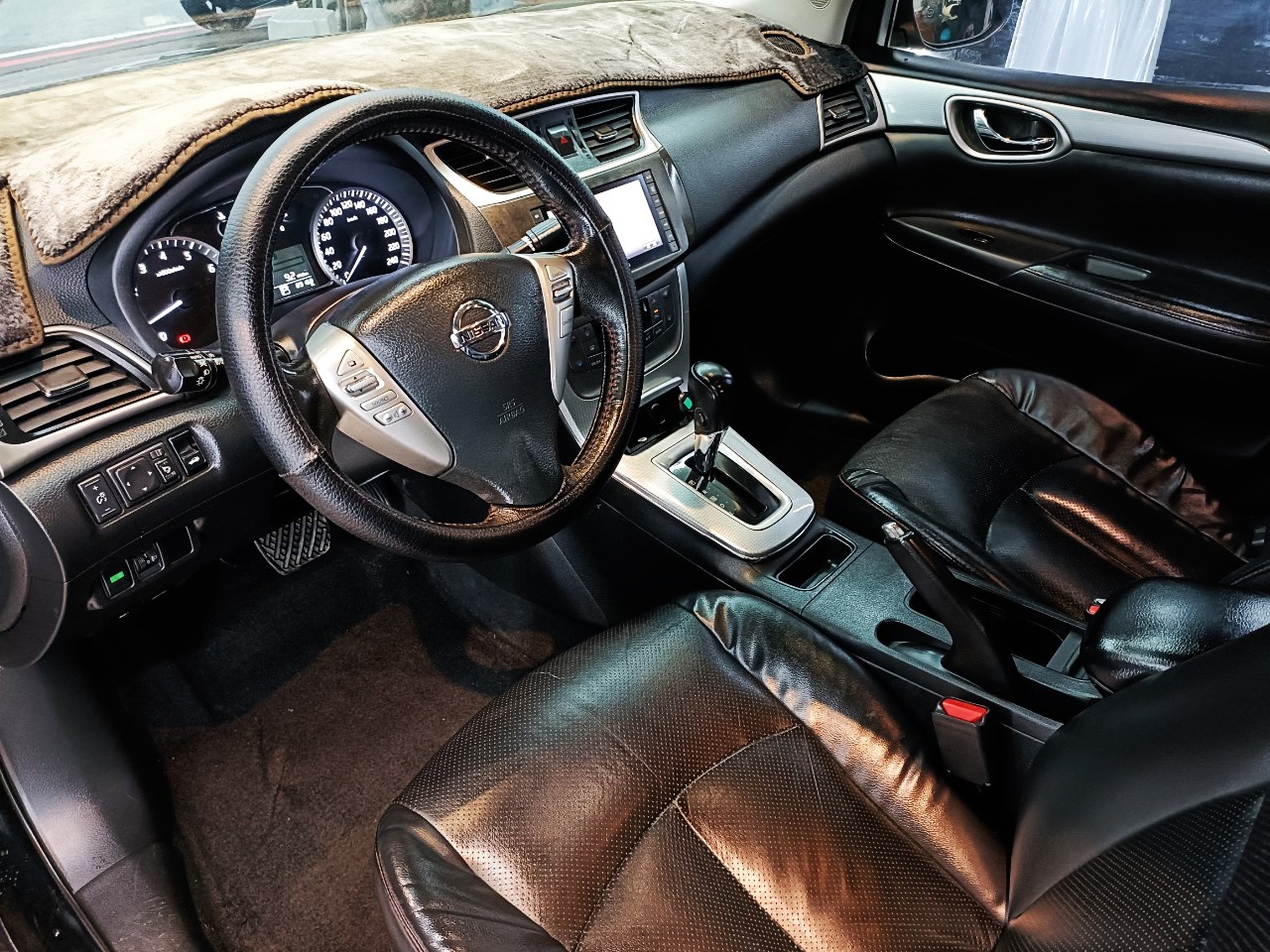 2015年nissan日產SENTRA 1.8L AERO頂級 sport運動版 現車桃園 超省油超好開 認證車  第10張相片
