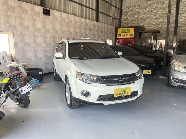 MITSUBISHI三菱 OUTLANDER  第2張相片