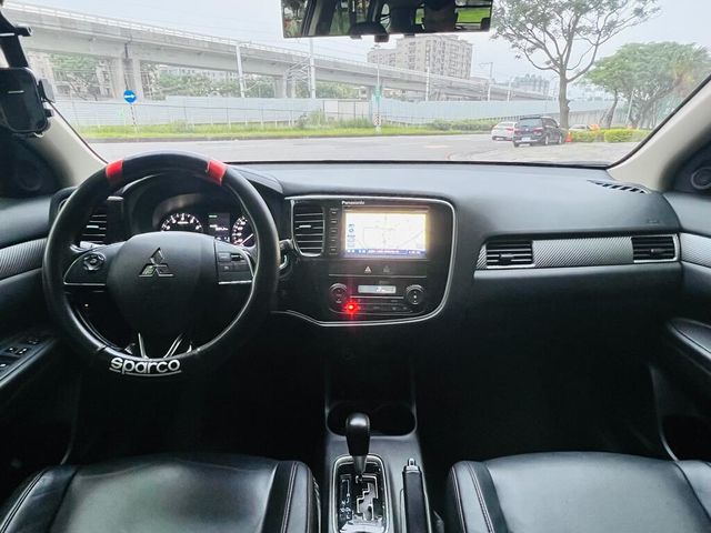 MITSUBISHI三菱 OUTLANDER  第7張相片
