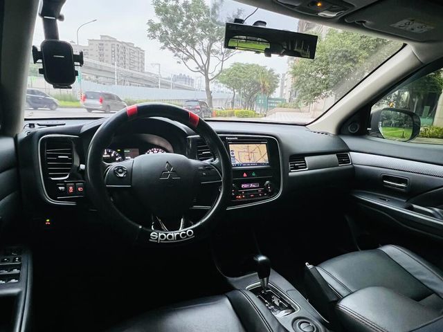 MITSUBISHI三菱 OUTLANDER  第8張相片