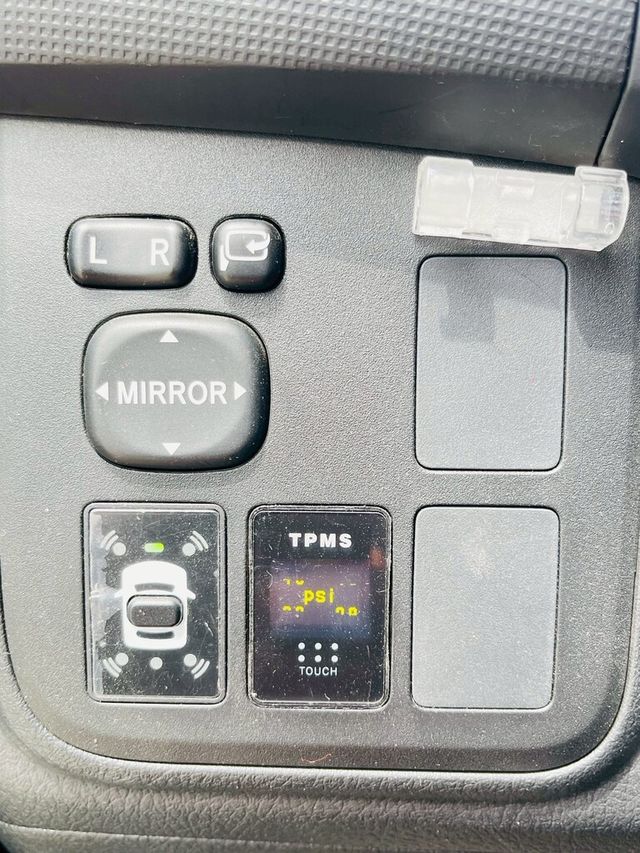 TOYOTA豐田 WISH  第7張相片