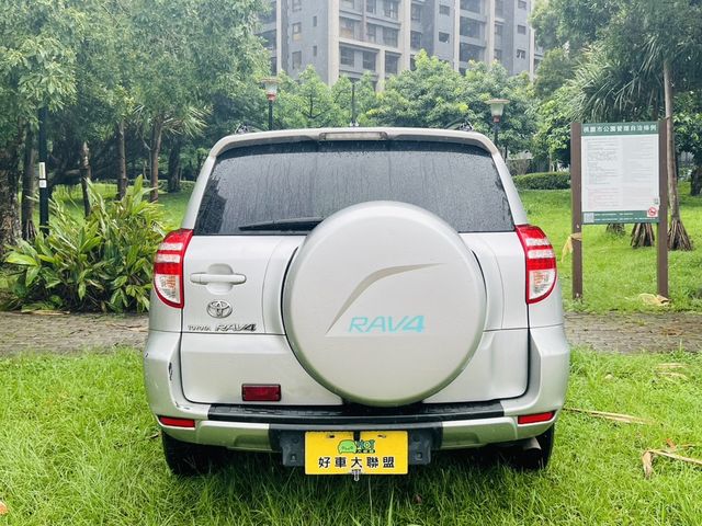 TOYOTA豐田 RAV4  第4張相片