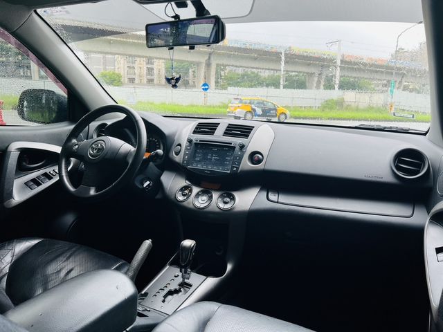 TOYOTA豐田 RAV4  第9張相片