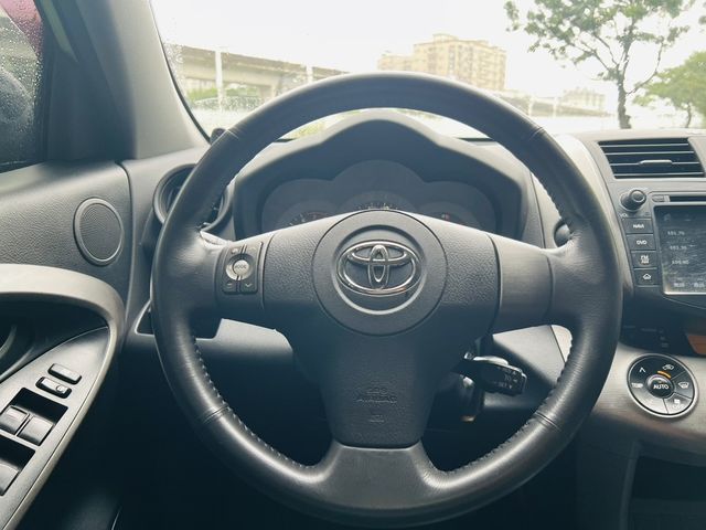 TOYOTA豐田 RAV4  第10張相片