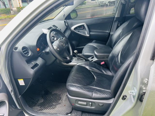 TOYOTA豐田 RAV4  第16張相片