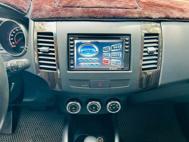 MITSUBISHI三菱 OUTLANDER  第11張相片