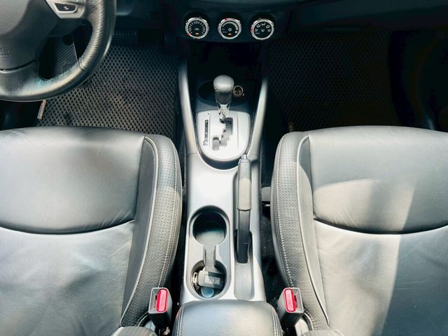 MITSUBISHI三菱 OUTLANDER  第13張相片