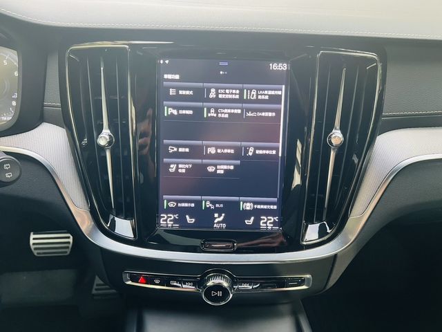 VOLVO富豪 V60  第13張相片