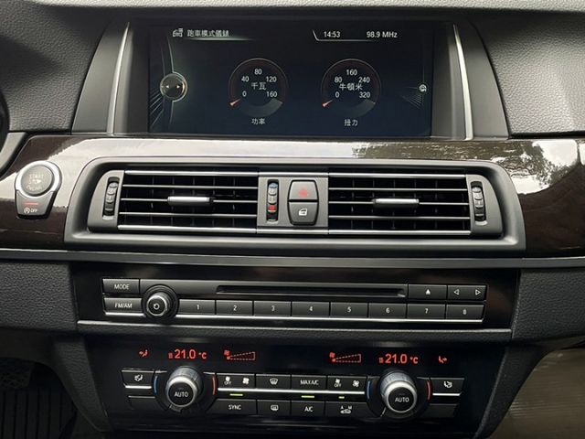 5 SERIES SEDAN F10  第10張相片