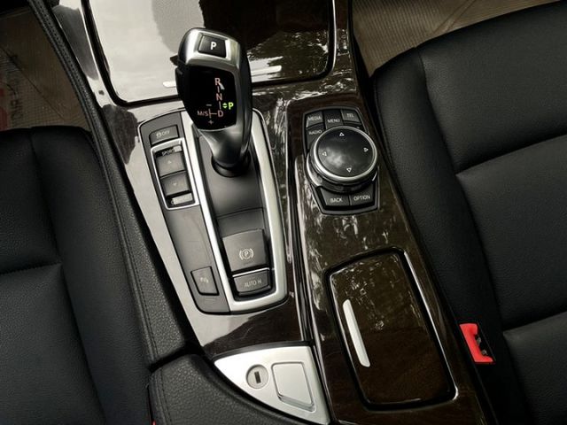 5 SERIES SEDAN F10  第12張相片
