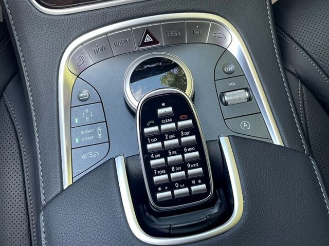 極品豪華董級座駕/總代理S400 LWB/原廠保養低里程/禮車+商務套件/電動吸門+尾門/前後座冷熱電動椅/新車587萬  第12張相片