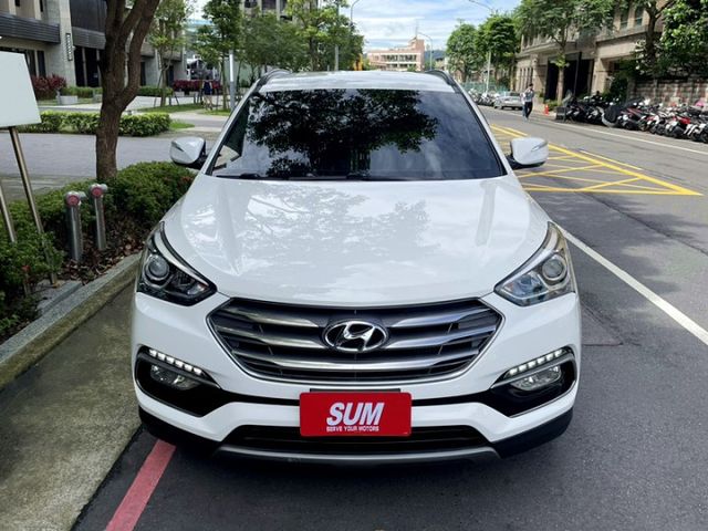 〈極品跑少柴油休旅〉小改款2.2貴族版/認證車原版件/稀有5+2人座/定速/光感頭燈/雨滴感應/循跡/電動椅/多功能影音  第4張相片