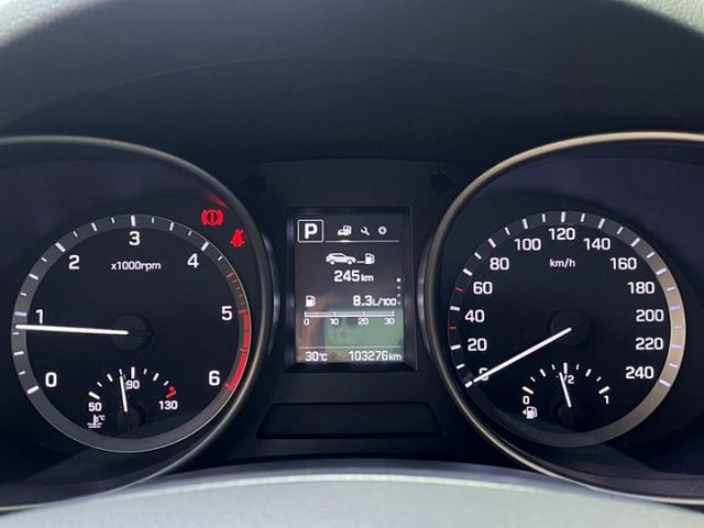 〈極品跑少柴油休旅〉小改款2.2貴族版/認證車原版件/稀有5+2人座/定速/光感頭燈/雨滴感應/循跡/電動椅/多功能影音  第8張相片