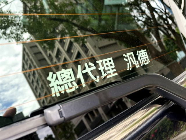 〈50周年限量特仕版〉R55稀有收藏釋出/僅行駛10萬低里程/總代理/認證車/定速/恆溫/I-KEY/黑天篷/循跡防滑  第18張相片