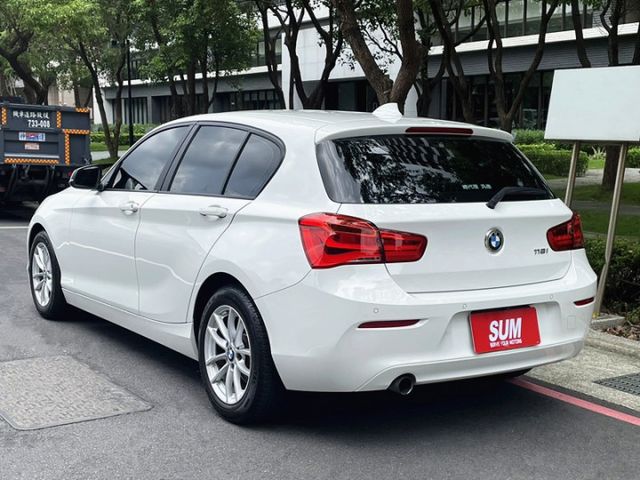 〈掀背小鋼炮超值入手款〉F20總代理 一手原版件118i 小改款1.5T 原廠保養 左2鍵 免鑰摸門 定速 記憶電動椅  第2張相片