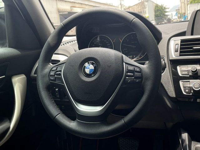 〈掀背小鋼炮超值入手款〉F20總代理 一手原版件118i 小改款1.5T 原廠保養 左2鍵 免鑰摸門 定速 記憶電動椅  第7張相片