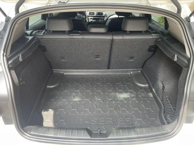 〈掀背小鋼炮超值入手款〉F20總代理 一手原版件118i 小改款1.5T 原廠保養 左2鍵 免鑰摸門 定速 記憶電動椅  第16張相片