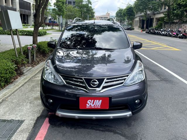 〈極品車況僅跑4萬公里〉認證車 原版件 全程原廠保養 恆溫 車頂架 影音螢幕 內裝宛如新車感受 四條九成新胎 靈活大空間  第4張相片