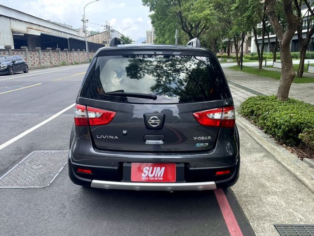 〈極品車況僅跑4萬公里〉認證車 原版件 全程原廠保養 恆溫 車頂架 影音螢幕 內裝宛如新車感受 四條九成新胎 靈活大空間  第5張相片