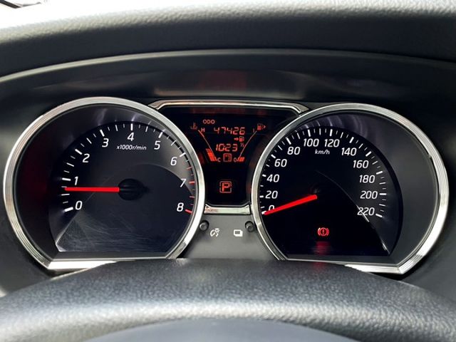 〈極品車況僅跑4萬公里〉認證車 原版件 全程原廠保養 恆溫 車頂架 影音螢幕 內裝宛如新車感受 四條九成新胎 靈活大空間  第8張相片