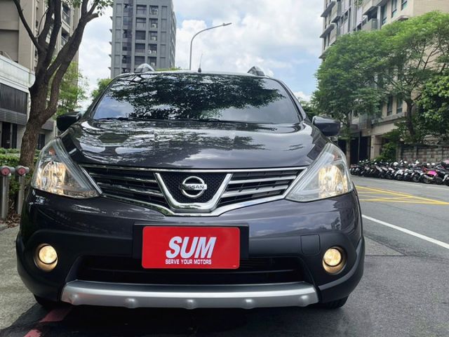 〈極品車況僅跑4萬公里〉認證車 原版件 全程原廠保養 恆溫 車頂架 影音螢幕 內裝宛如新車感受 四條九成新胎 靈活大空間  第18張相片