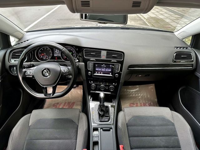 〈低預算入手熱門掀背小鋼砲〉七代特殊灰1.4TSI/一手認證車/原版件/里程保證/LED日行燈/定速/恆溫/多媒體影音  第6張相片