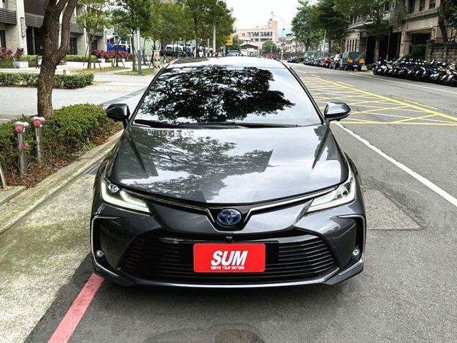 〈油電旗艦版〉23年領牌/自用一手原版件/原廠保養/原廠保固/LED頭燈/數位儀表/跟車/抬顯/盲點/電動椅/環景/影音  第4張相片