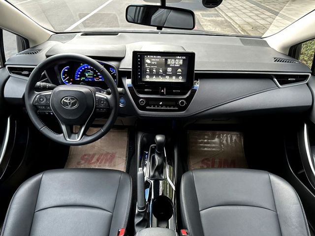 〈油電旗艦版〉23年領牌/自用一手原版件/原廠保養/原廠保固/LED頭燈/數位儀表/跟車/抬顯/盲點/電動椅/環景/影音  第6張相片