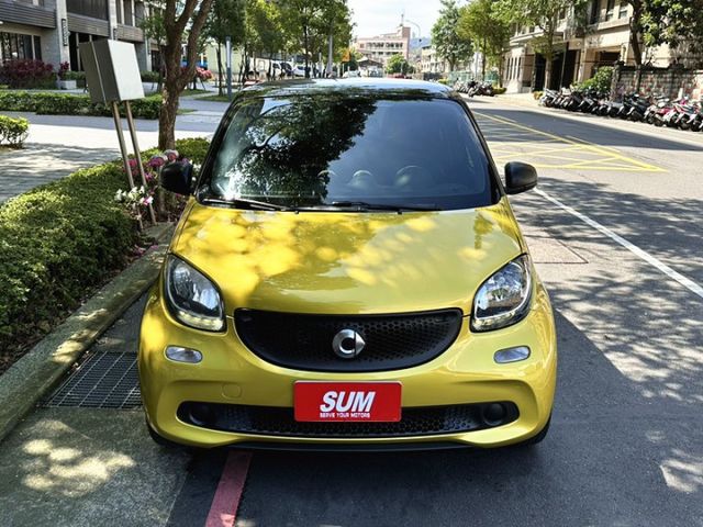 〈最安全的都市精靈〉一手女用認證車/獨特四座掀背吸睛款/低稅金制霸/市區停車便利/定速/恆溫/循跡/模式切換/市面稀有  第4張相片