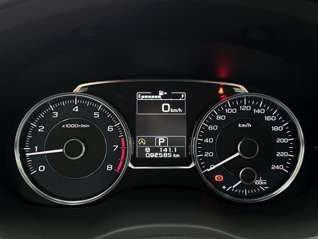 〈低里程頂級五門掀背鯊〉一手車原鈑件/摸門/一鍵啟動/定速/日行燈/HID自動頭燈/雨滴感應/分區溫控/循跡/AWD  第7張相片