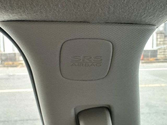 〈低里程頂級五門掀背鯊〉一手車原鈑件/摸門/一鍵啟動/定速/日行燈/HID自動頭燈/雨滴感應/分區溫控/循跡/AWD  第14張相片