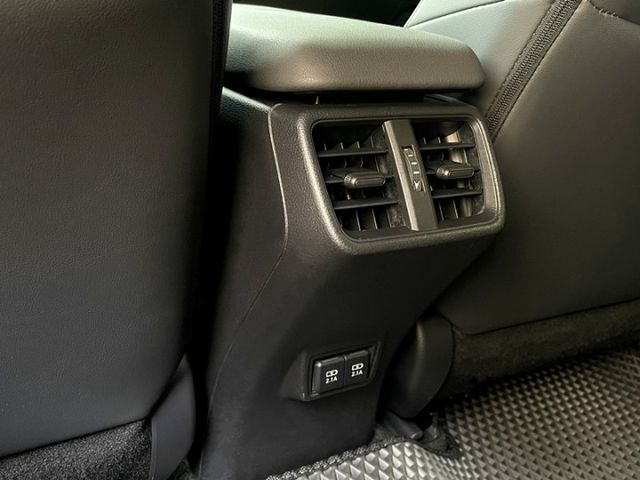 〈大電瓶原廠保固中〉20年式豪華款/認證車/里程保證/ACC跟車/摸門/一鍵啟動/CarPlay/電動椅/盲點  第16張相片