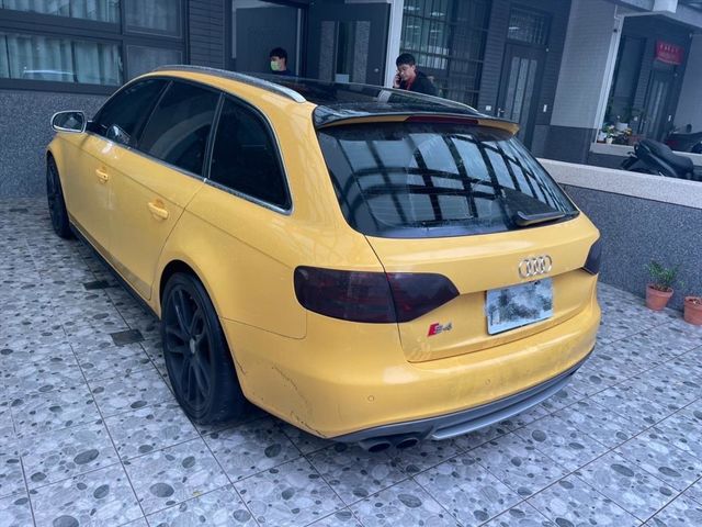 AUDI s4 黃黑  第2張相片