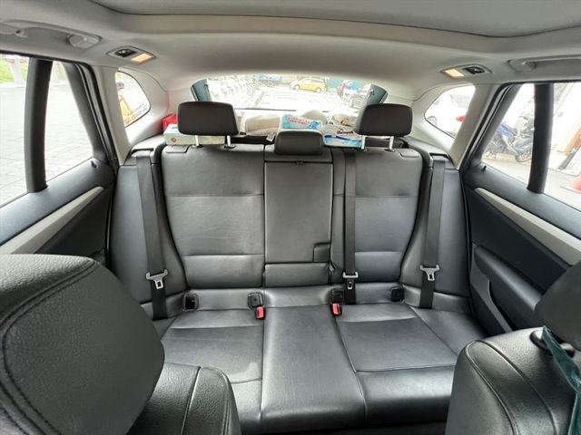 BMW X1 白  第5張相片