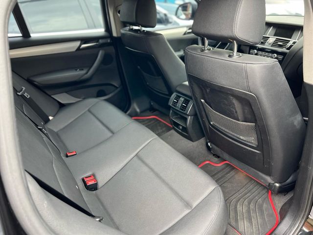 BMW x4 黑  第4張相片