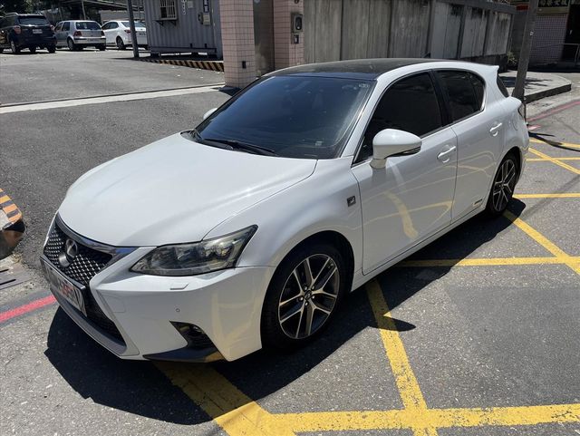 Lexus CT200H 油電  第1張相片