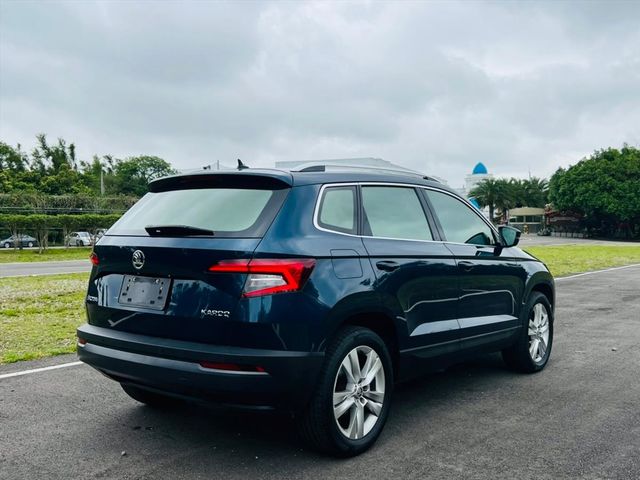 SKODA KAROQ 藍  第4張相片