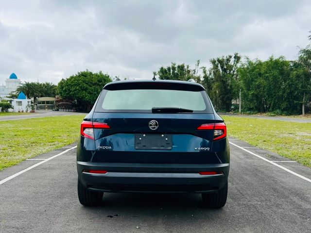 SKODA KAROQ 藍  第6張相片