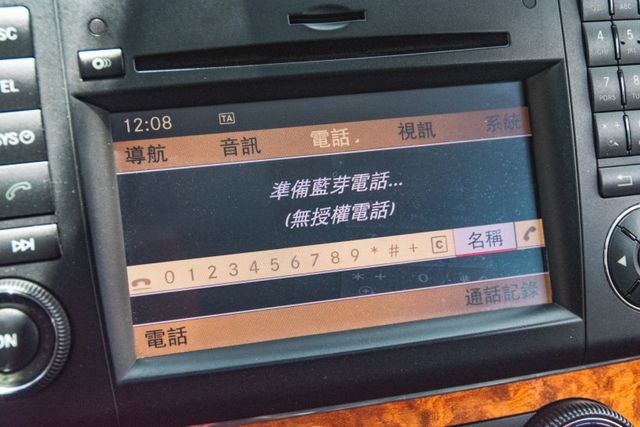 一手董座車.大天窗頂級.渦輪.I-KEY.定速.電椅.導航.倒顯.電視影音.電尾門.HID.後座自收折.三排七座.超讚!  第11張相片