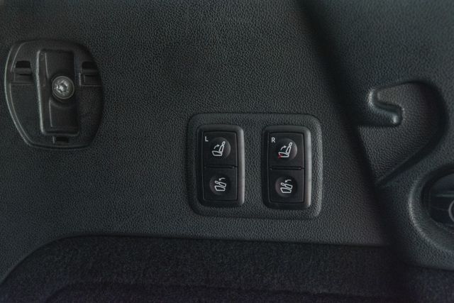 一手董座車.大天窗頂級.渦輪.I-KEY.定速.電椅.導航.倒顯.電視影音.電尾門.HID.後座自收折.三排七座.超讚!  第17張相片